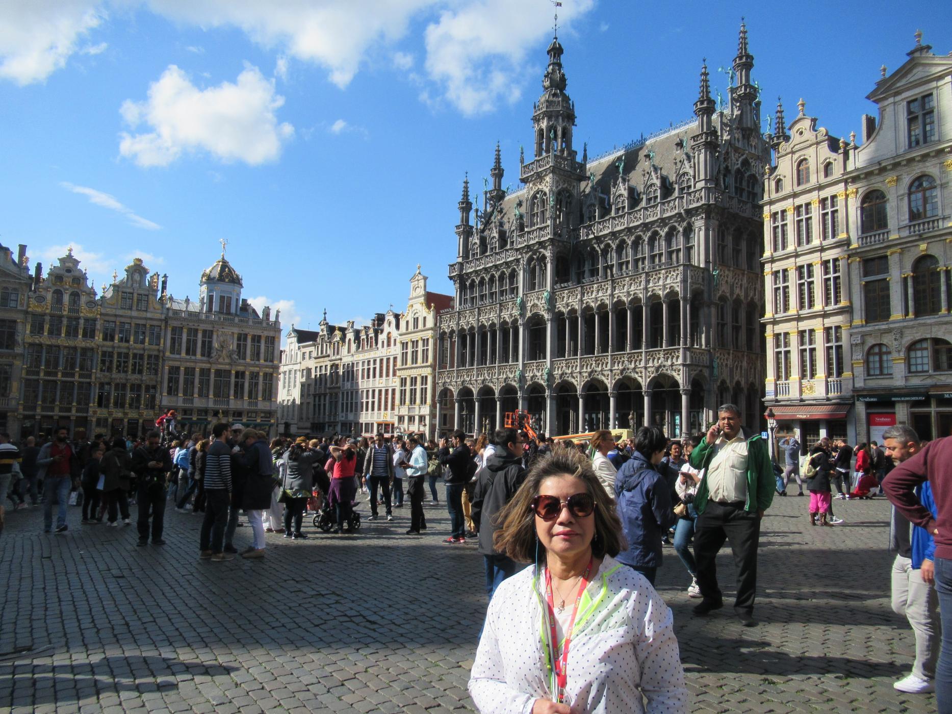 Click image for larger version  Name:	05 - IMG_6442-Grand Place .JPG Views:	0 Size:	391.3 KB ID:	22023