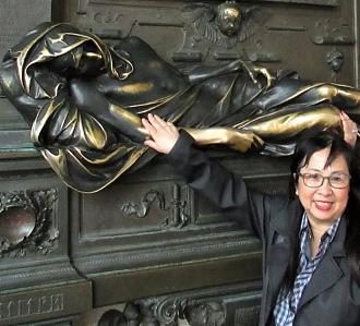 Click image for larger version

Name:	Statue à GP (4).jpg
Views:	178
Size:	240.3 KB
ID:	23920