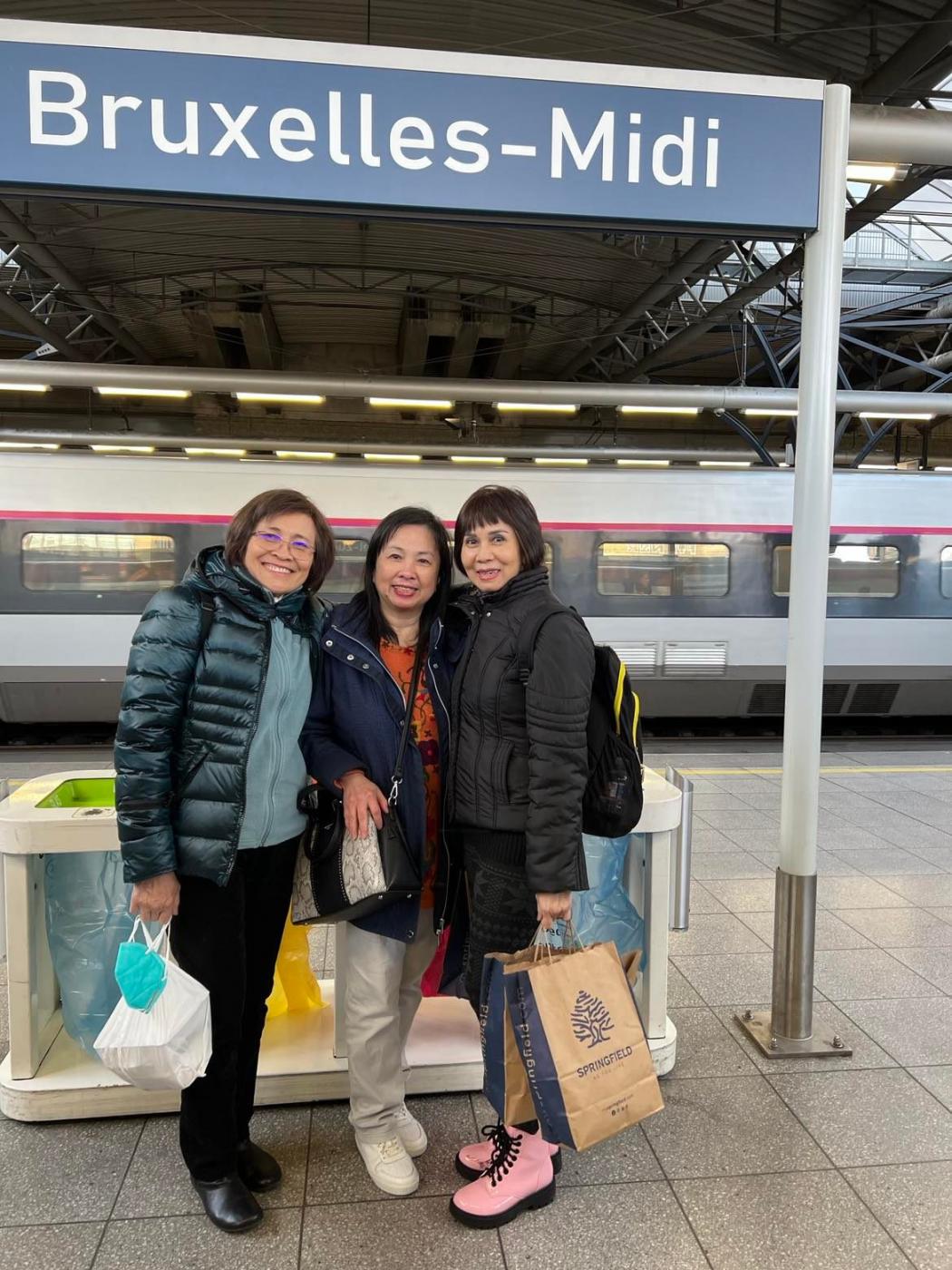 Click image for larger version  Name:	nhà ga Midi doi train tro vê Amsterdam-2.jpg Views:	0 Size:	217.0 KB ID:	26996
