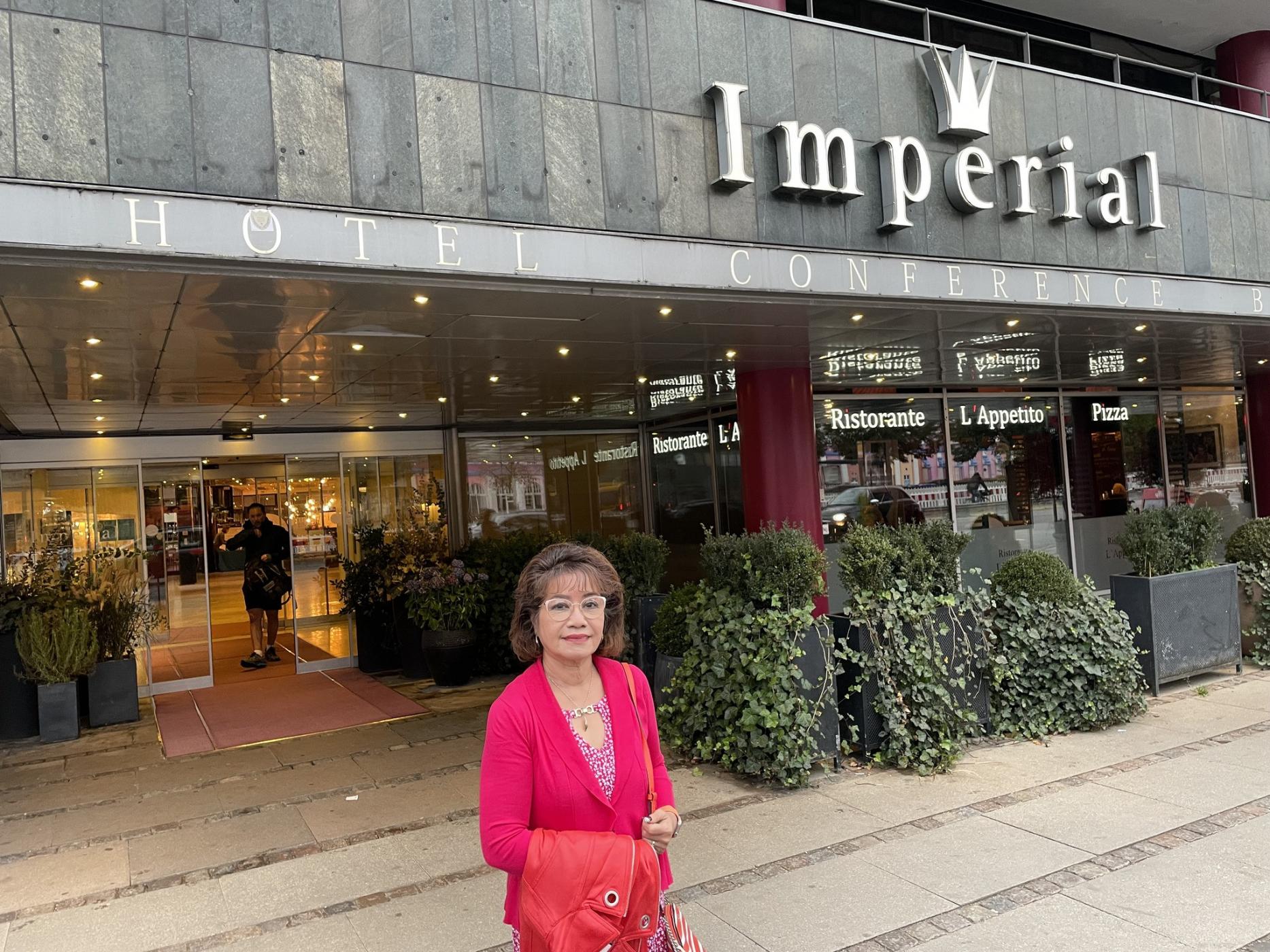 Click image for larger version

Name:	30-Imperial-hotel-1.jpg
Views:	228
Size:	440.0 KB
ID:	27998