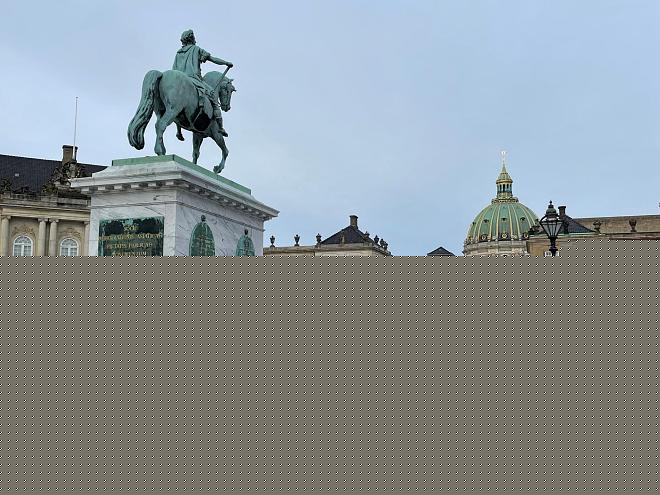 Click image for larger version  Name:	50.0-IMG_1349-Amalienborg.JPG Views:	0 Size:	356.7 KB ID:	28029