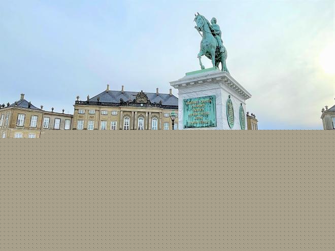 Click image for larger version  Name:	50.1_IMG_1358-Amalienborg.jpg Views:	0 Size:	384.2 KB ID:	28030