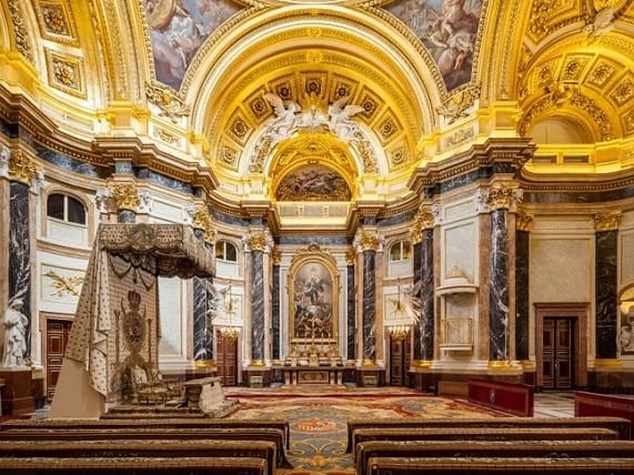 Click image for larger version  Name:	The Royal Chapel.jpg Views:	9 Size:	116.6 KB ID:	29954